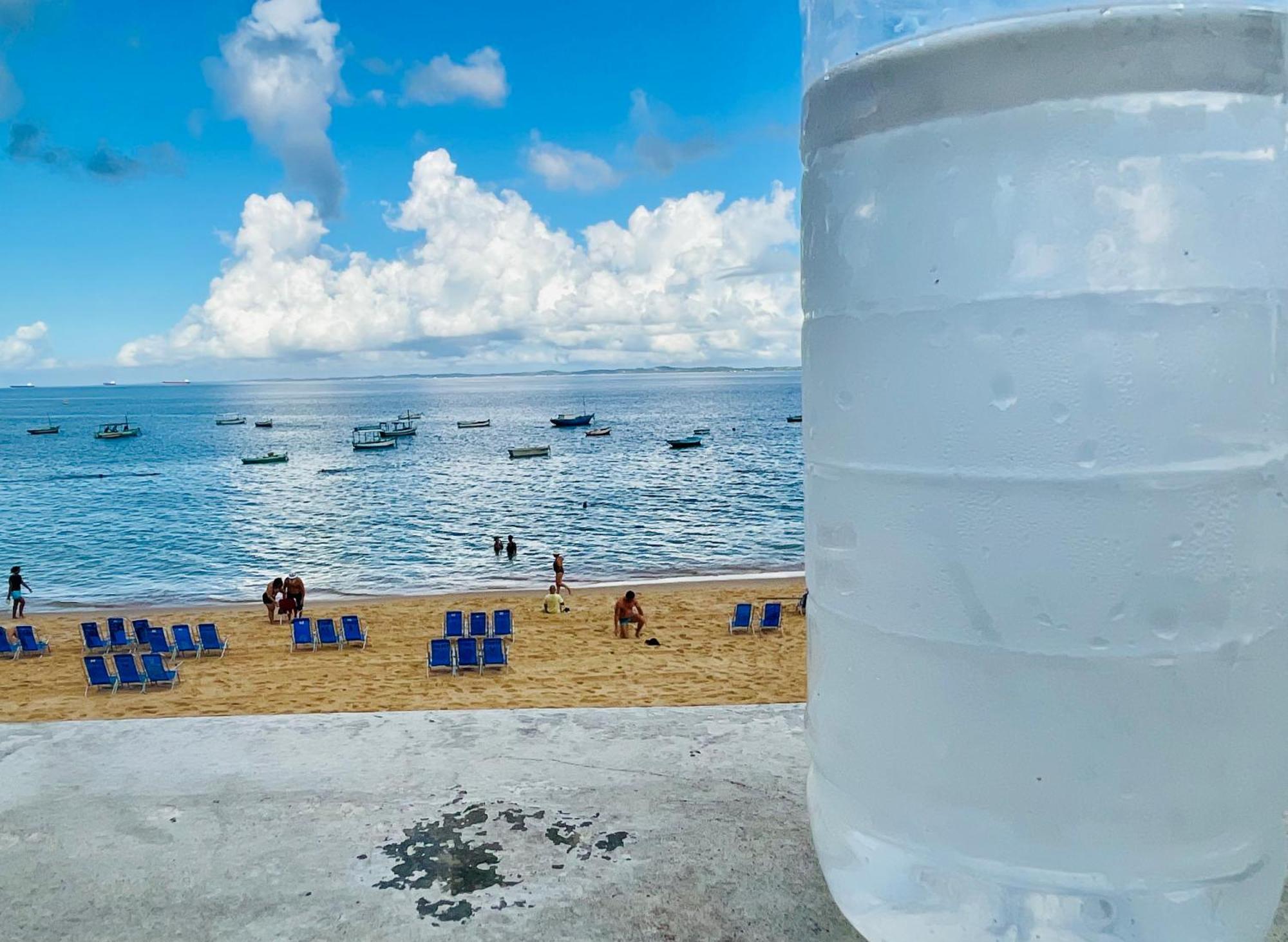 303 Com Ar Condicionado, A Menos De 2 Minutos Da Salvador de Bahía